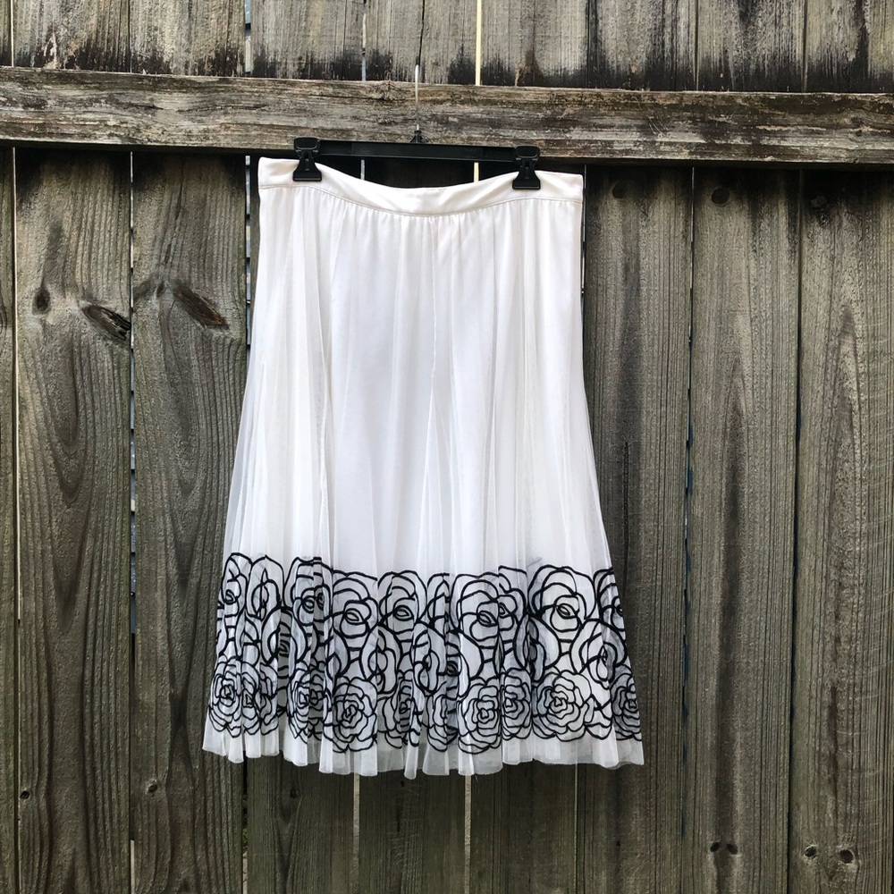 Oscar by Oscar de la Renta Floral Embroidered Mesh Midi Skirt Size 8 White Black